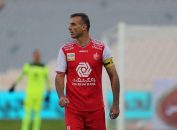 مصدومیت سید جلال حسینی کاپیتان پرسپولیس و دوری احتمالی او از ترکیب