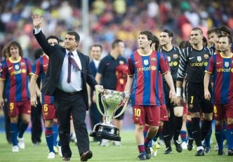 خوان لاپورتا : لیونل مسی در بارسلونا می ماند
