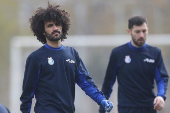 احتمالا روز پنجشنبه رای کمیته استیناف درباره محرومیت بابک مرادی اعلام می شود و استقلالی ها امیدوار هستند که محرومیت این بازیکن بخشیده شود.