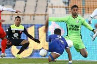 جنگ دستکش ها در دربی 94