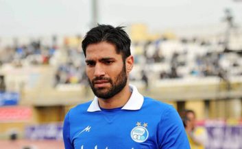 امیر حسین صادقی ، پیشکسوت تیم استقلال با انتشار یک استوری در فضای مجازی از مهرداد میناوند بابت مصاحبه اخیرش درباره او عذر خواهی کرد.