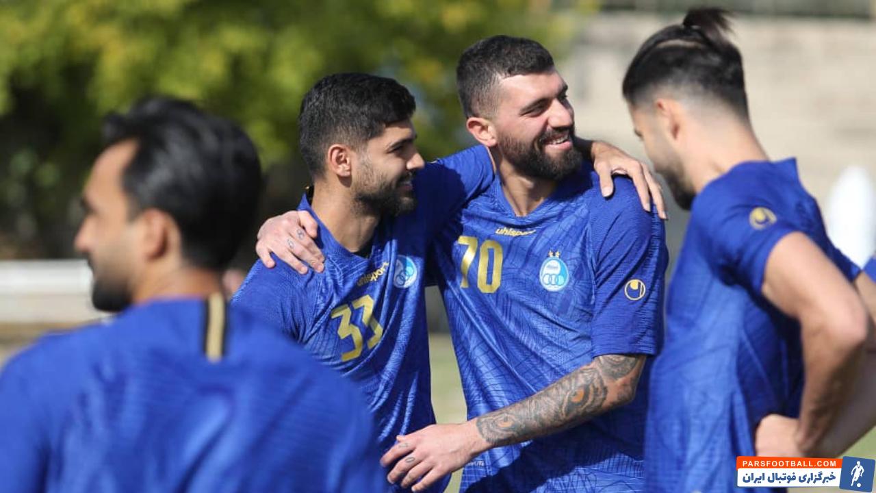 مهدی مهدی پور ، هافبک تیم استقلال در برنامه فوتبال برتر گفت : من از بچگی استقلالی نبودم ولی الان از آبی ترین ها هستم .