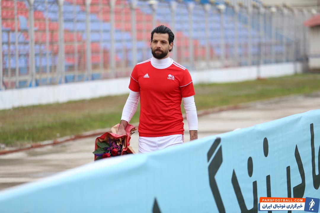 محمد عباس زاده ، امروز هم در بازی تراکتور با گل گهر گل زد و هفت گله شد تا هواداران نساجی و پرسپولیس حسرت حفظ و جذب نکردن این بازیکن را داشته باشند.