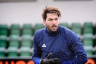 علیرضا حقیقی ، مدتی است که از تیم گل گهر سیرجان حدا شده و این احتمال وحود دارد که راهی یکی از دو تیم فولاد یا تراکتور شود.