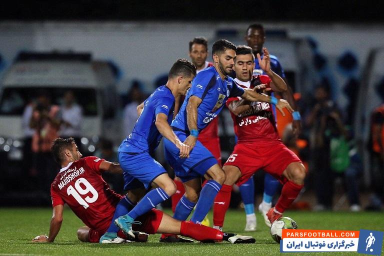 بازی تیم های استقلال و نساجی در هفته چهاردهم لیگ برتر حواشی جنجالی را در پی داشت و بازیکنان استقلال مصاحبه های تندی را علیه مدیریت استقلال داشتند.