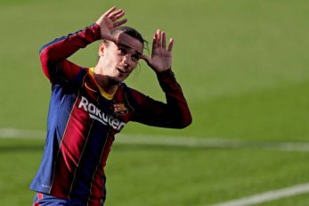 در هفته های گذشته آنتوان گریزمان عملکرد فوق العاده ای در ترکیب بارسلونا داشته است و مورد تعریف و تمجید رسانه ها و سرمربی بارسلونا قرار گرفته است.