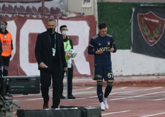 صدرنشینی فنرباغچه با گلزنی تیام و حضور مسوت اوزیل