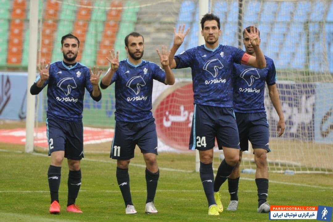 گلزنی فرزاد حاتمی برای پیکان در مقابل ماشین سازی و تقدیم آن به علی انصاریان