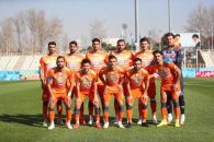 در هفته پایانی نیم فصل لیگ برتر ، تیم تراکتور با گل های حمید بوحمدان و محمدرضا خانزاده ، با نتیجه دو بر یک تیم جوان سایپا را شکست داد.