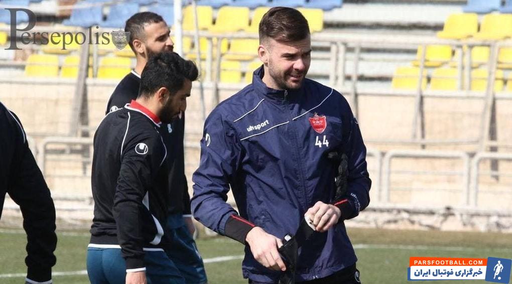 بعد از محرومیت حامد لک در بازی با مس رفسنجان بوژیدار رادوشویچ در ترکیب پرسپولیس عملکرد خوبی داشت تا یحیی گل محمدی برای انتخاب دروازه بان اول پرسپولیس دچار تردید باشد.