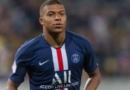 کیلیان امباپه ، مهاجم جوان و فرانسوی تیم پاری سن ژرمن درباره احتمال تمدید قرارداد نیمار با PSG گفت : این خبر خوبی است و من امیدوارم او بتواند تاریخ این تیم را بنویسد.