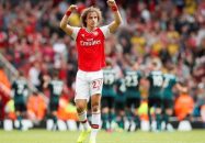 درحالی که تیم آرسنال با نتیجه یک بر صفر از ولورهمپتون جلو بود ، داوید لوئیز با یک حرکت بچگانه یک پنالتی داد و خودش هم برای ششمین بار در آرسنال اخراج شد.