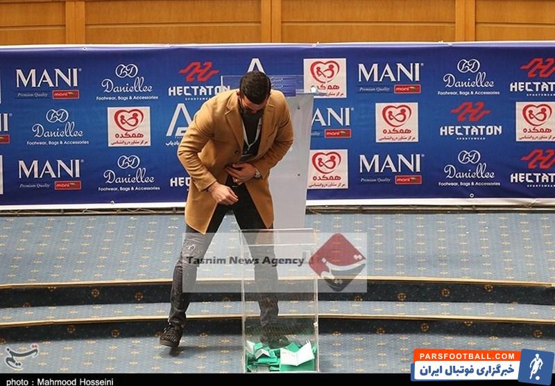 مصطفی آجرلو انتخاب احسان حاج صفی برای ریاست فدراسیون فوتبال