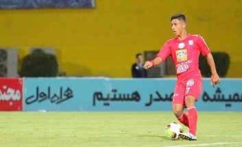 محمد مسلمی پور ، مدافع جوان تیم تراکتور درباره شایعه جدایی اش از تراکتور گفت : این خبر نادرست است و من قرار است پنجشنبه قراردادم را با تراکتور تمدید کنم.