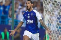 ریواس گیلمن باشگاه الشرطه در آستانه جذب ریفاس ، مهاجم سابق الهلال عربستان است. طبق گزارش های رسیده توافقات لازم بین طرفین انجام شده است.