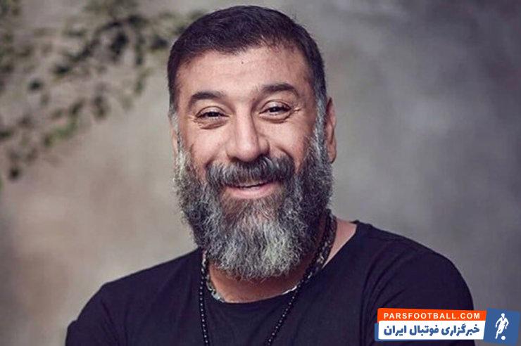 علی انصاریان که به عنوان رفیق رضا صادقی در یک برنامه اینترنتی حاضر شده بود ، هدیه جالبی را از این خواننده مطرح دریافت کرد و شوخی هایی را هم با او انجام داد.