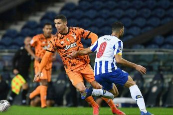 در بازی تیم های پورتو و یوونتوس ، یک صحنه مشکوک به پنالتی روی رونالدو اتفاق افتاد که موجب اعتراض شدید او شد . حالا کاناوارو و دل پیرو در اسکای اسپورت اشتباه داور در این صحنه را تایید کردند.