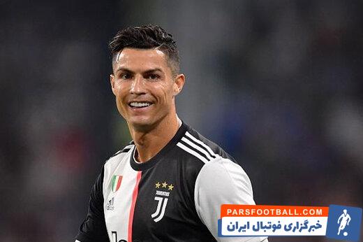 در بازی امشب تیم های یوونتوس و رم ، کریستیانو رونالدو یک شوت زیبا را زد که توپ پس از برخورد به تیر دروازه بر روی خط دروازه فرود آمد و گل نشد.