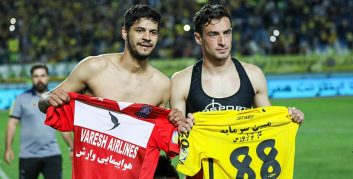 کی روش استنلی ،مهاجم تیم سپاهان اصفهان ، مصدوم شده است و در دیدار با استقلال غایب خواهد بود . وضعیت ولسیانی هم نامشخص است و احتمالا به این دیدار نمی رسد.