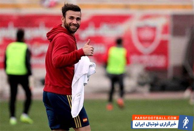 رضا نوروزی ، مهاجم سال های قبل پرسپولیس گفت : به نظر من با اضافه شدن ترابی و آل کثیر و تقویت تیم در فاز حمله و دفاع ، پرسپولیس روند روبه رشد خود را ادامه خواهد داد.