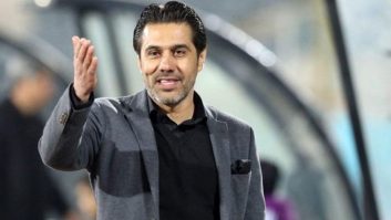 محمدجواد آذری جهرمی ، بعد از برد پرسپولیس یک کری را در اینستاگرام برای استقلالی ها خواند که موجب هجمه شدید قرار گرفت. حالا افشین پیروانی از او حمایت کرده است.