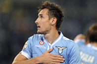 تقدیر لاتزیو از میروسلاو کلوزه ؛ پیراهن شماره ۱۱ در المپیکو