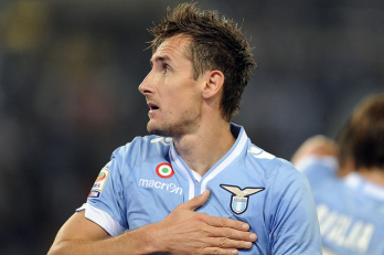 تقدیر لاتزیو از میروسلاو کلوزه ؛ پیراهن شماره ۱۱ در المپیکو