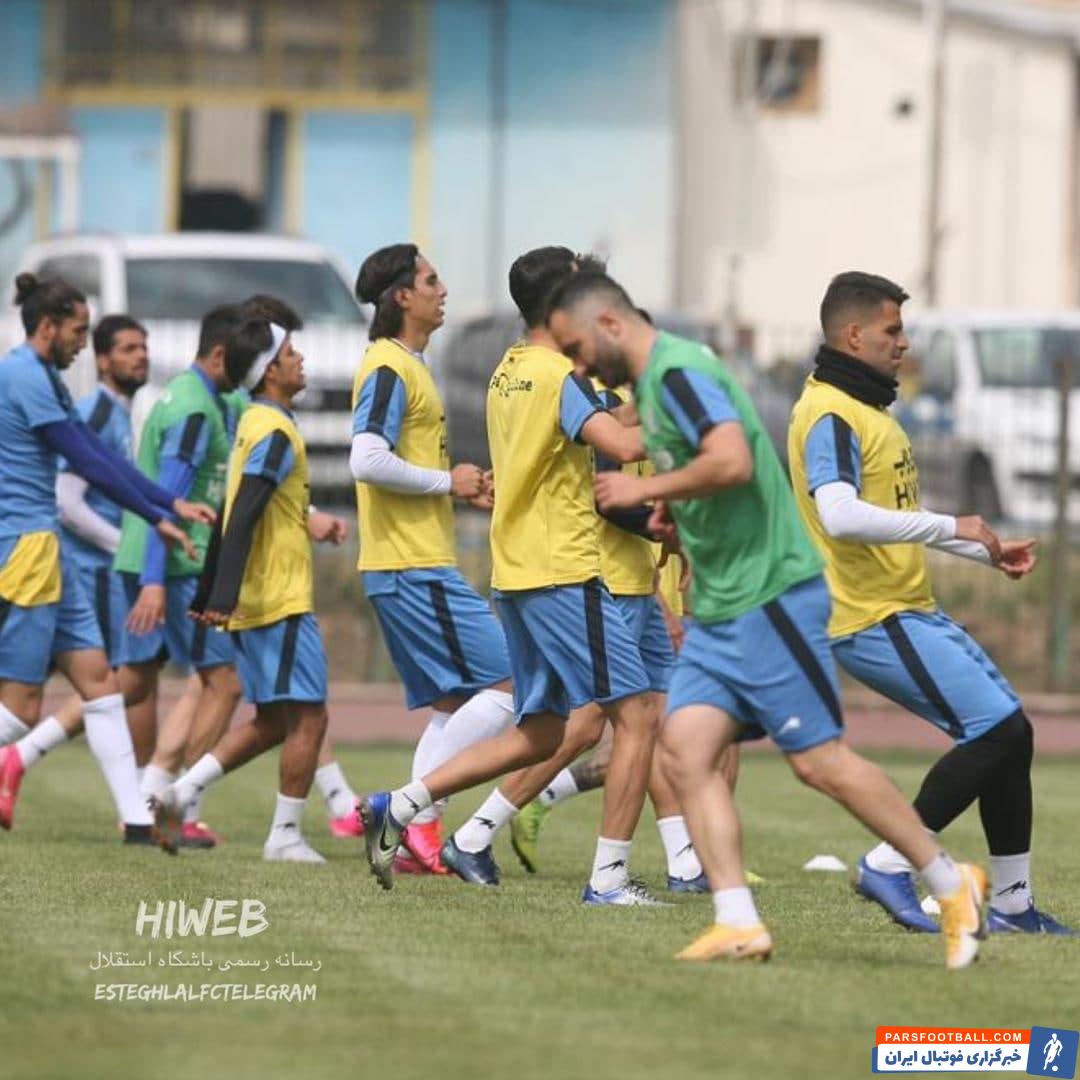 علی نامداری مشاور هیات مدیره استقلال و کاظم قیم مدیر بین الملل باشگاه استقلال در محل تمرین استقلال حضور پیدا کردند و نظارهگر تمرین امروز این تیم بودند.