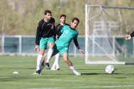 بازی محکم وحید امیری مقابل مهدی طارمی در تیم ملی