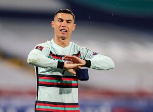 مردود شدن گل صحیح رونالدو در بازی پرتغال و صربستان و واکنش جنجالی او