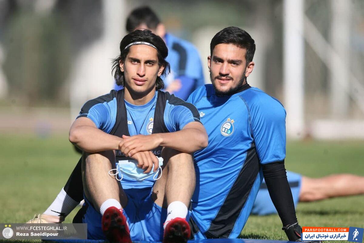 دو هافبک استقلال که مورد غضب سرمربی تیم قرار گرفته و با جریمه باشگاه مواجه شده بودند امروز هشتم فروردین ماه در سر تمرین حاضر شدند.