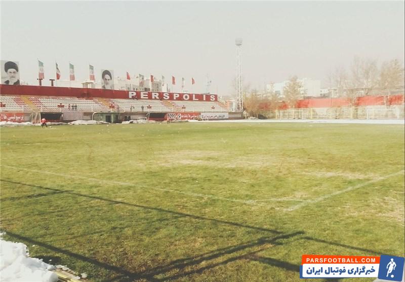 باشگاه پرسپولیس ، سالانه از ورزشگاه درفشی فر که چند صد میلیارد قیمت دارد ، فقط سیصد میلیون درآمد دارد که این درآمد با قیمت ورزشگاه متناسب نیست.