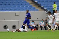 روزنامه الریاضیه عربستان به نقل از منابع آگاه فاش کرد که اختلافات شدیدی بین بازیکنان الاهلی رقیب استقلال در لیگ قهرمانان آسیا و رئیس این باشگاه وجود دارد .