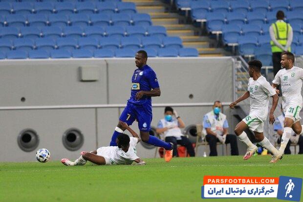 روزنامه الریاضیه عربستان به نقل از منابع آگاه فاش کرد که اختلافات شدیدی بین بازیکنان الاهلی رقیب استقلال در لیگ قهرمانان آسیا و رئیس این باشگاه وجود دارد .