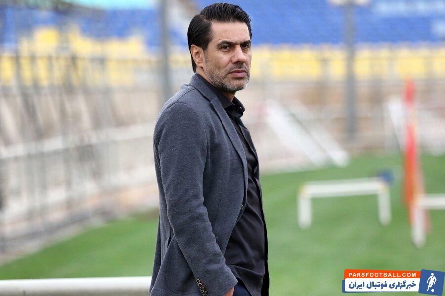 افشین پیروانی در گفتگو با فوتبال برتر گفت : درست است که همه مکلف به اجرای قانون هستیم ولی این بی احترامی به پرسپولیس بود که فقط پنجره این تیم را بستند.