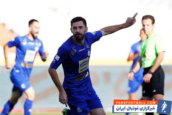 فرهاد مجیدی با توجه به محرومیت نادری در بازی استقلال و پیکان قصد دارد که میلیچ را به ترکیب برگرداند اما دیگر عناصر دفاعی دیدارهای قبلی تغییر نمی کنند.