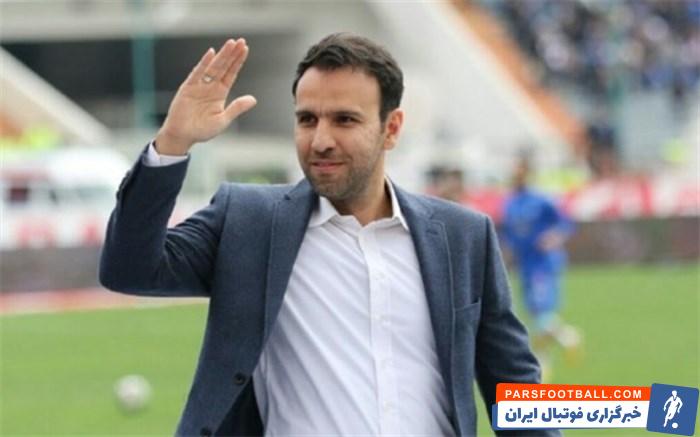 محسن خلیلی که کارشناس برنامه فوتبال برتر بود ، در بخشی از صحبت هایش با کنایه به وریا غفوری گفت : کاپیتان ما سید جلال برخلاف کاپیتان سایر تیمها، تیم را به حاشیه نمیبرد.