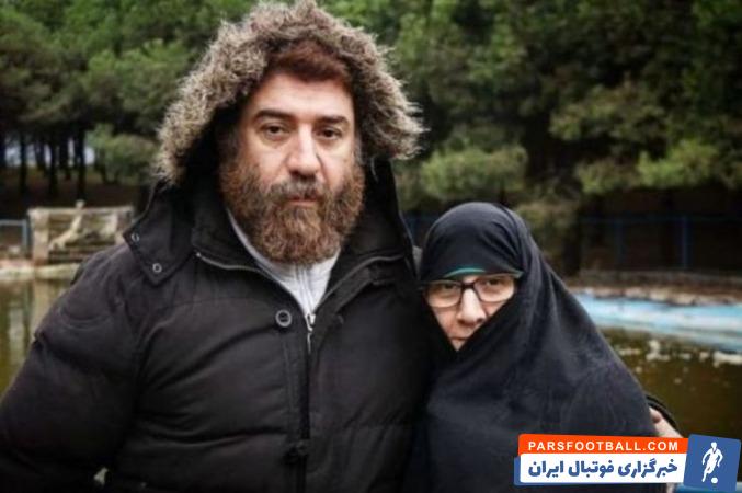 در روز اول فروردین و در آغاز سال نو ، همزمان با عید نوروز ، مادر علی انصاریان بر سر مزار فرندش حاضر شد و اولین عید بدون او را در کنار مزارش سر کرد.