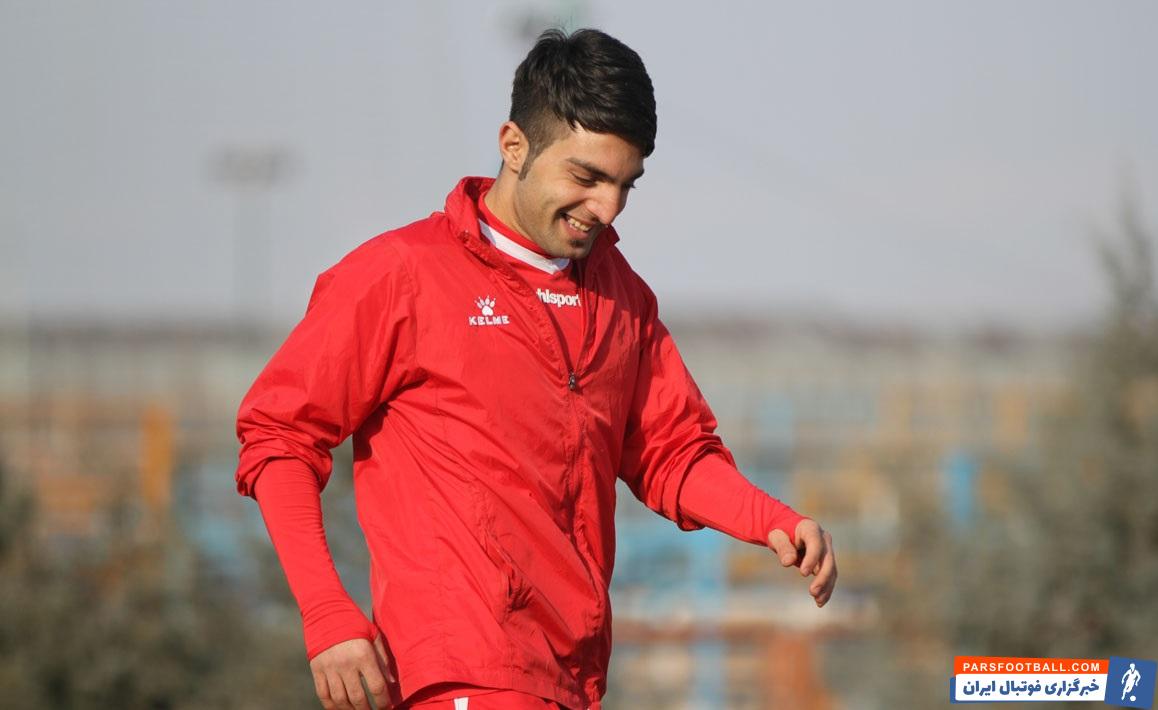 کارت بازی سامان نریمان جهان و ابوالفضل رزاق پور ، خرید های جدید تراکتور صادر شد و این دو بازیکن می توانند در دیدار با سپاهان به میدان بروند.