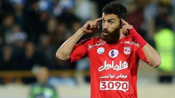 خالد شفیعی ، مدافع تیم باشوندارا بنگلادش که صحبت هایی از علاقه تراکتور به جذب او وجود داشت ، قراردادش را با تیم بنگلادشی دو فصل دیگر تمدید کرد.