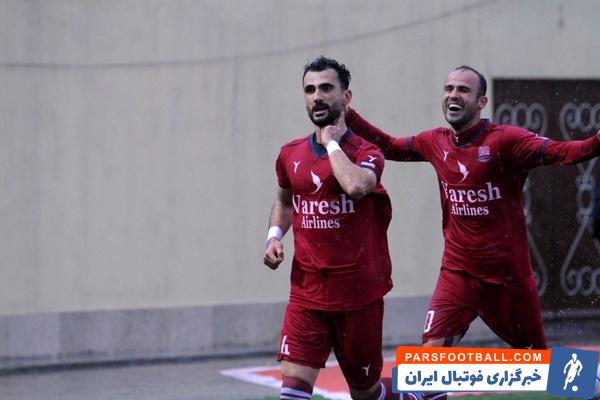 رسول خطیبی ، سرمربی تیم تراکتور برای تقویت خط دفاعی تیمش قصد دارد که مجتبی بیژن ، مدافع نساجی را از این تیم مازندرانی جذب کند.