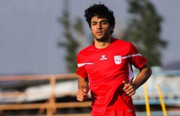 به گزارش رسانه رسمی باشگاه تراکتور ، پیمان کشاورز ، مدافع پیشین تراکتور که فصل قبل در سبابیل آذربایجان توپ می زد ، به این تیم برگشت.