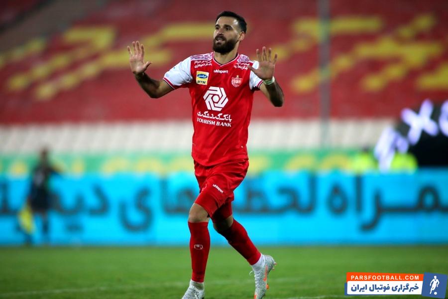احمد نوراللهی از بازیکنانی است که در پایان این فصل قراردادش با پرسپولیس به پایان می رسد و مذاکرات مدیران با او برای تمدید قرارداد ادامه دارد.