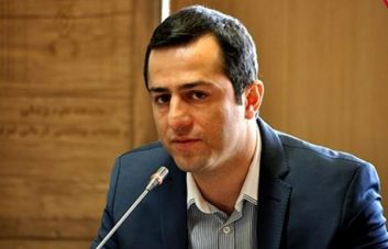 پس از اعتراض علیرضا رحیمی ، مدیر اجرایی تراکتور به جدایی اشکان دژاگه و مسعود شجاعی از این تیم ، باشگاه تراکتور او را به دلیل دخالت در امور فنی برکنار کرد.