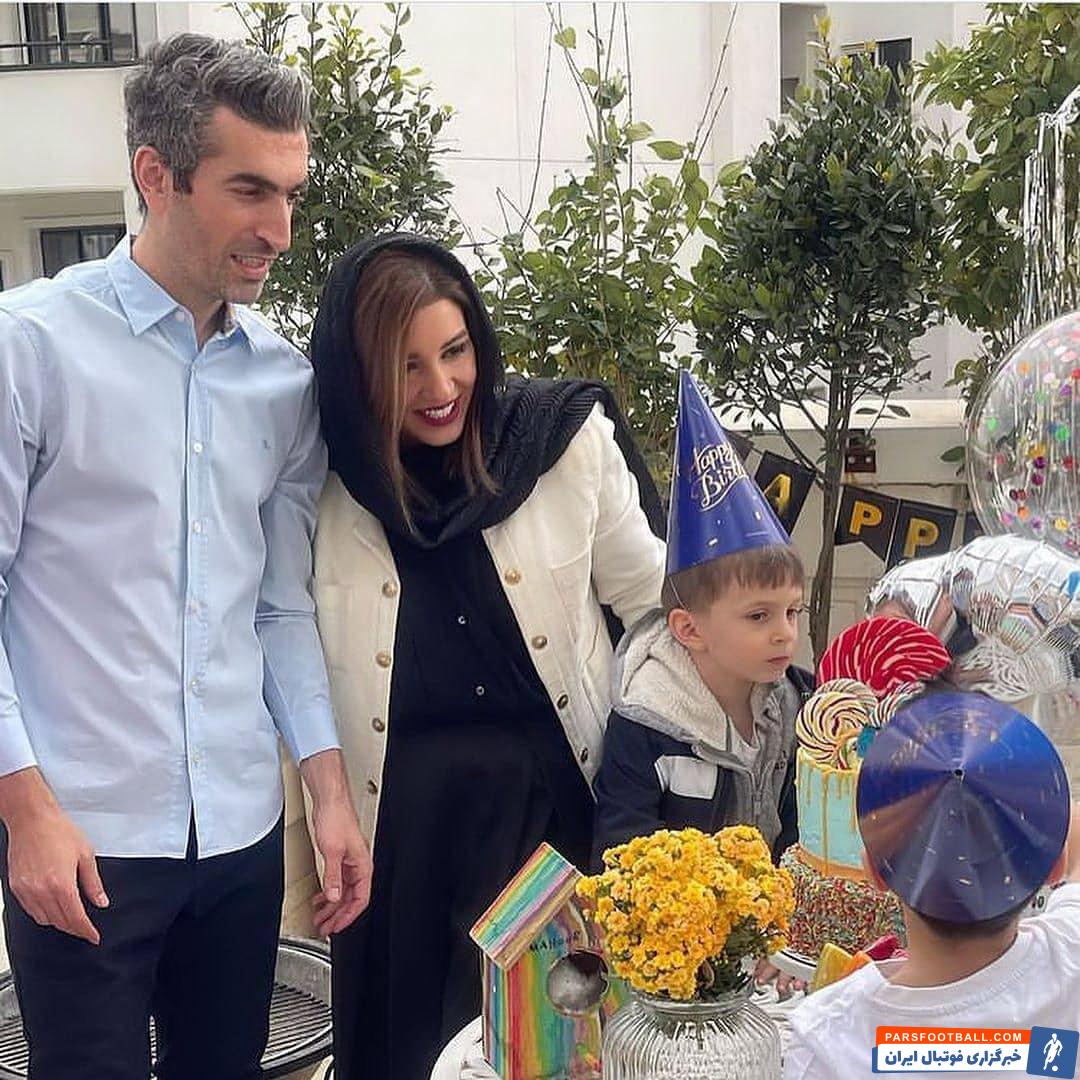 تصویری دیدنی از مجتبی جباری در کنار همسر و فرزندانش