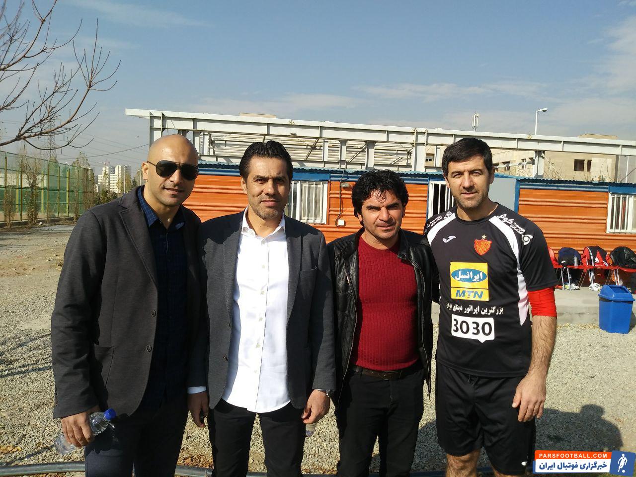 حسن خان محمدی ، پیشکسوت باشگاه پرسپولیس گفت : استفاده از وحید امیری در سمت چپ خط دفاعی ، کار هوشیارانه ای بود که گل محمدی انجام داد.