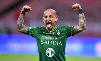 درحالی که گفته می شد میتریتا ، ستاره رومانیایی الاهلی به دیدار با استقلال نمی رسد ، اما با توجه به تمرینات الاهلی این بازیکن در دیدار با استقلال حضور خواهد داشت.