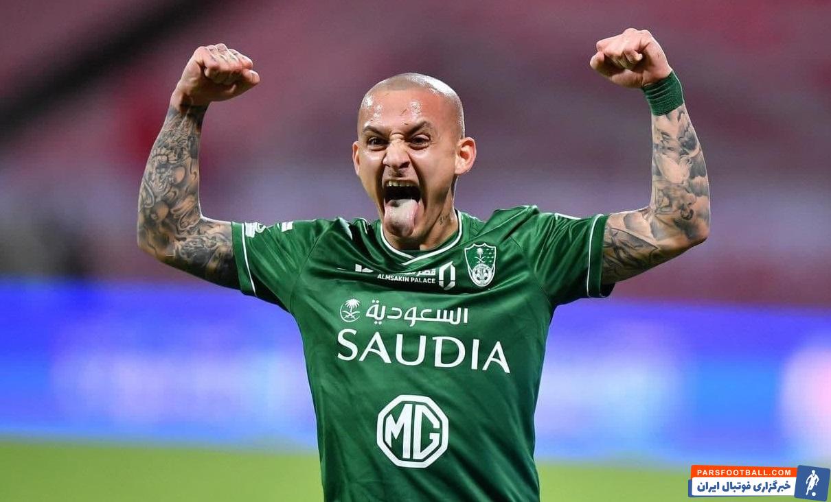 درحالی که گفته می شد میتریتا ، ستاره رومانیایی الاهلی به دیدار با استقلال نمی رسد ، اما با توجه به تمرینات الاهلی این بازیکن در دیدار با استقلال حضور خواهد داشت.