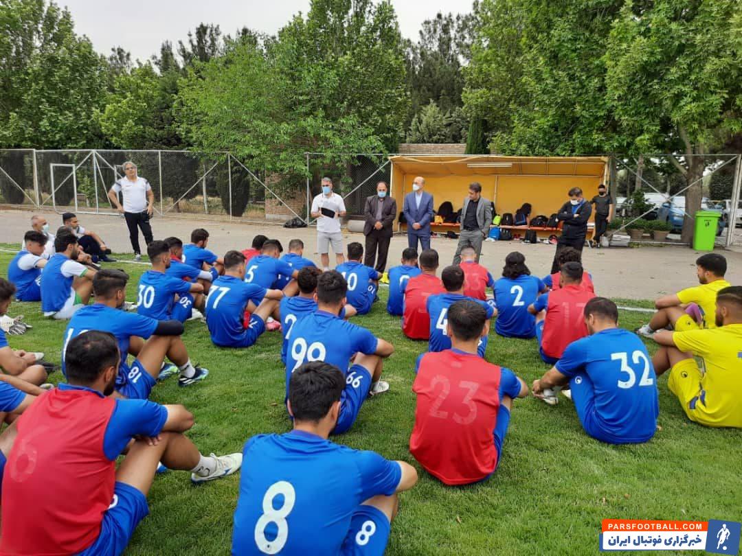 نکته ی جالب اینکه محمود فکری فصل گذشته هم در ده هفته پایانی زمانی که سرمربی نساجی شد نتایج فوق العاده ای گرفت و حتی یک بار هم نباخت.