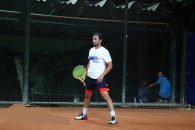 اکبر طاهری سرمربی تیم ملی تنیس می گوید، امیر جدیدی قبل از اینکه بازیگر شود تنیس باز بوده است و حضورش حال و هوای بهتری به رقابتها می دهد.